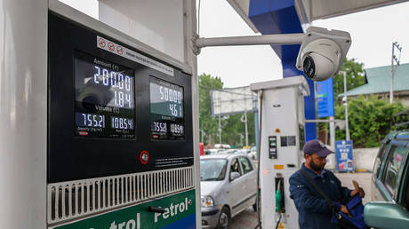 Нефтяной суверенитет: Индия отвергает давление извне и делает ставку на дешевые баррели