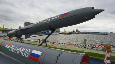 «БраМос» возвращается к истокам: российская армия может закупить сверхзвуковые ракеты у Индии