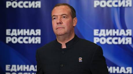 «Остался один шаг до денацификации»: в Москве приветствуют решение Варшавы лишить Зеленского ордена Белого Орла