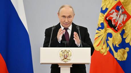 «Уже не прячутся»: Путин заявил об открытой подготовке Запада к войне с Россией