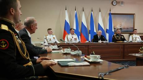 Путин — о «теневом флоте» и захватах танкеров: пресекать, как пиратство, — осторожно, но решительно