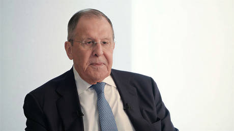 Лавров назвал ультиматумом требование Запада о перемирии на Украине: «Хотят сохранить киевский режим, ввести войска — и только потом говорить о мире»