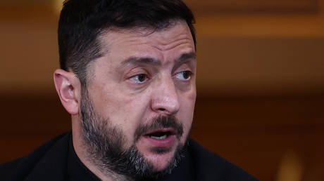 Послы на военной службе: Зеленский приказал дипломатам охотиться за ракетами по всему миру
