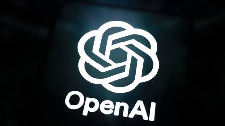 Искусственный интеллект предпочитает иностранцев: OpenAI заплатит миллионы за дискриминацию американцев