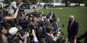 Пресса как прикрытие: Трампа обвинили в использовании журналистов в роли живого щита