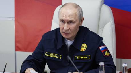 Индия и Китай проявляют растущий интерес к Северному морскому пути, заявил Путин