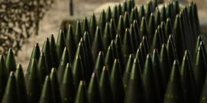 Взрыв на оружейном заводе KNDS в Италии: пожар на предприятии, снабжающем Украину снарядами