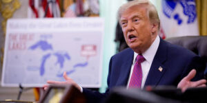 «Переезжайте немедленно»: Трамп призвал канадский бизнес бежать от пошлин в США