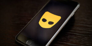 Grindr заплатит £26 миллионов за разглашение ВИЧ-статуса пользователей рекламным компаниям