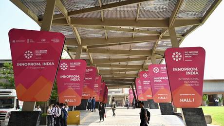 INNOPROM.India: 130 компаний из России и Индии открыли промышленную ярмарку в Нью-Дели
