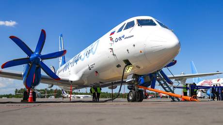 Индия закупает 105 российских региональных самолетов Ил-114-300