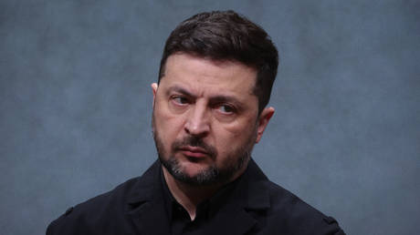 Политический кризис в Киеве: Зеленский просит Раду утвердить отставку генпрокурора Кравченко