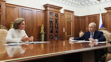 Россия помогает Уганде в борьбе со вспышкой Эболы: диагностический тест показал высокую эффективность