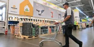 Путин ввёл временное управление в российских «дочках» Nestle, Auchan и Leroy Merlin