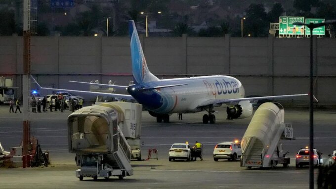 Нападение в кабине пилотов FlyDubai: второй пилот использовал аварийный топор