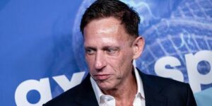 Тиль обвинил Папу Льва XIV в использовании страхов перед ИИ для отвлечения от скандалов в церкви