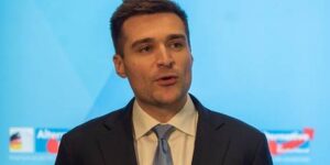 Советник Трампа обвинил Зеленского в подрыве интересов США