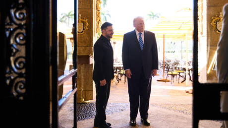Двухпартийная группа сенаторов призвала Трампа отменить дизельную сделку с Россией
