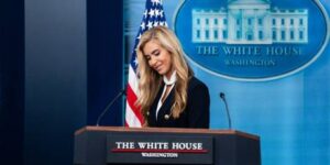 Пресс-секретарь Трампа ушла через пять дней — самый короткий срок в истории Белого дома