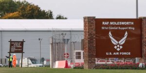 Нарушение на RAF Molesworth: двое граждан Латвии арестованы на секретной базе США и НАТО