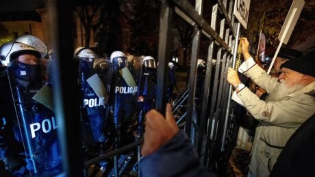 Полиция вошла в Конституционный трибунал Польши: президент Навроцкий прервал полёт в Сенегал и вернулся в страну